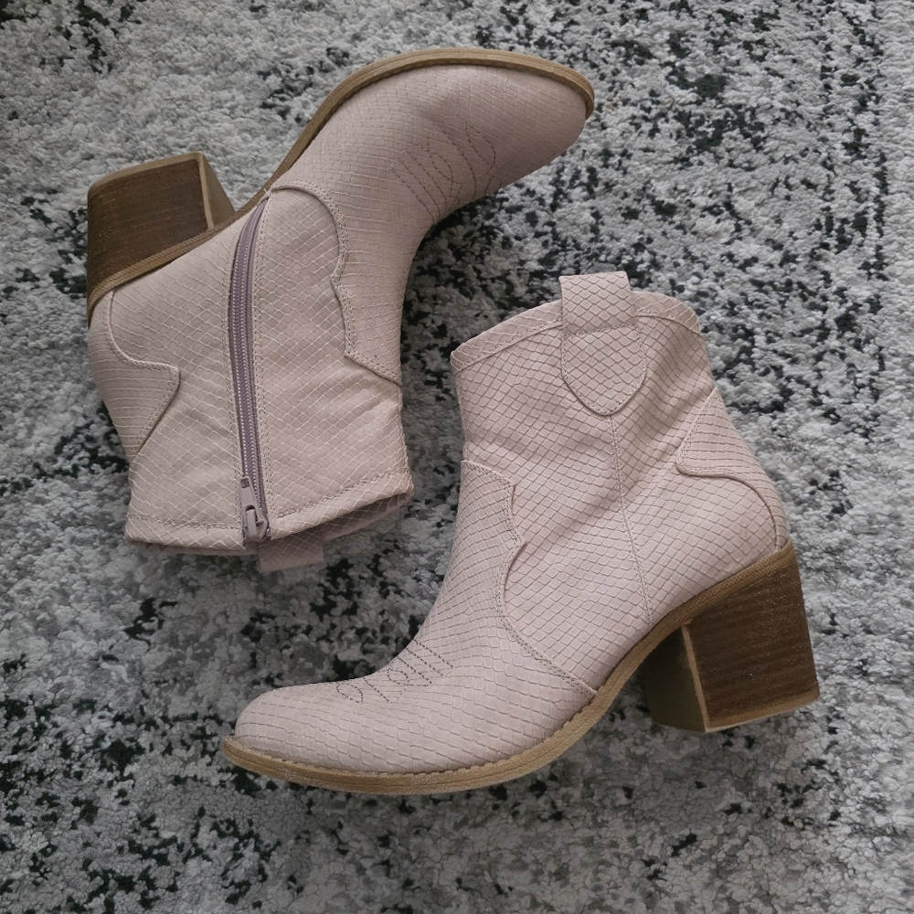 Western Cowgirl Blockheel Boots Womens 8.5 Cream Blush Boho Dirty Laundry